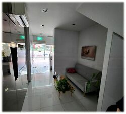 722 ANG MO KIO AVENUE 8 (D20), Shop House #569567161
